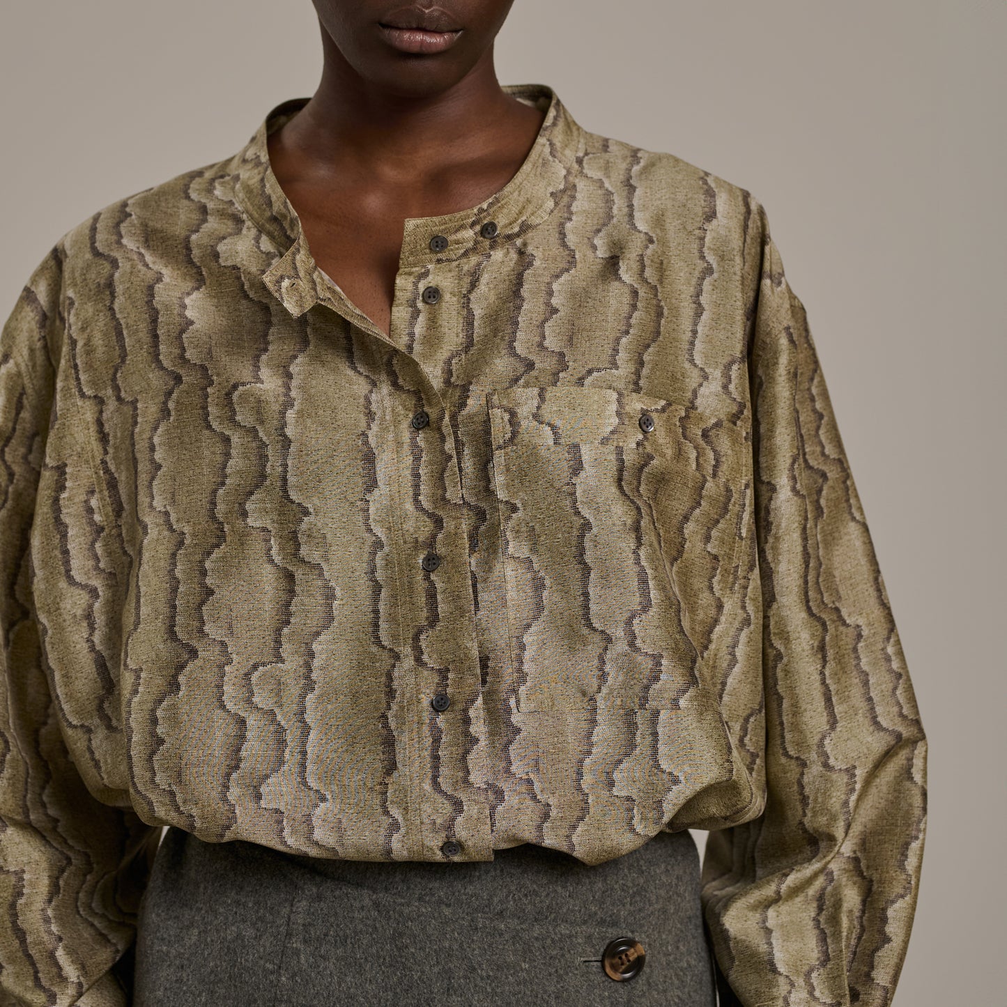 Chypre Silk Shirt in Grey & Green