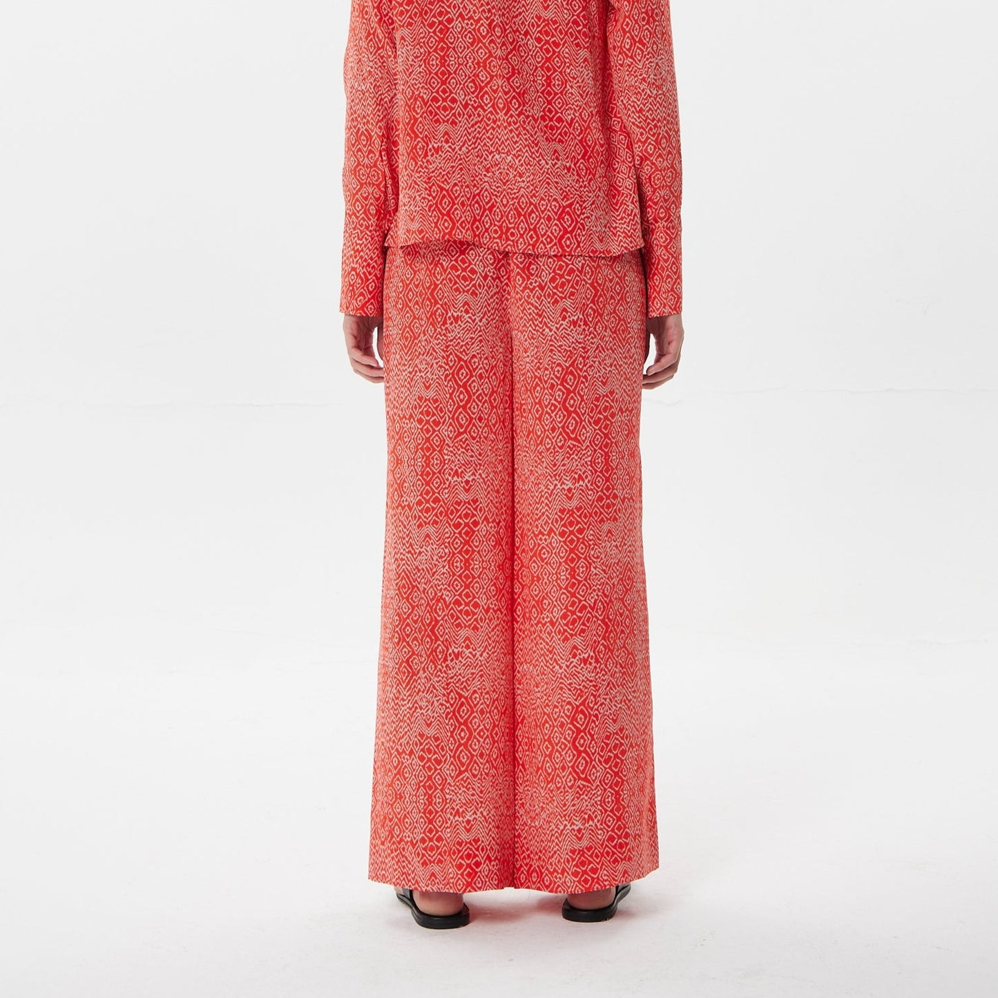 Moldes Margaux Pant in Coral Shibory