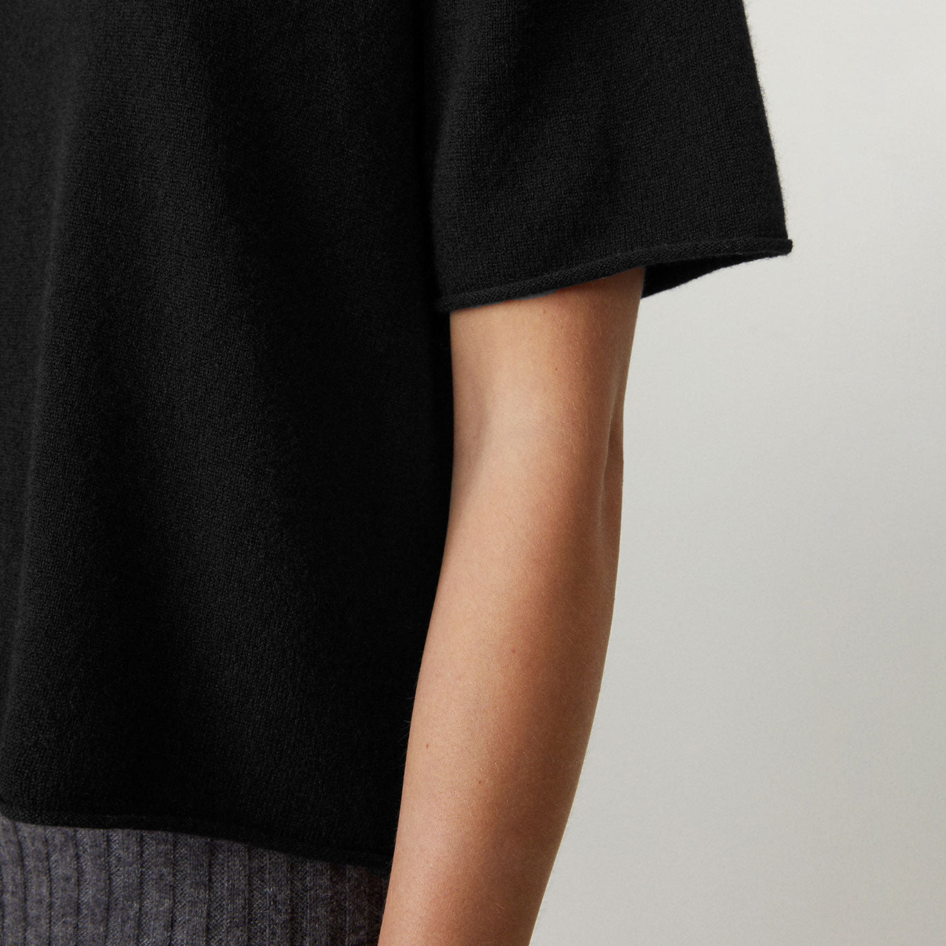 Cila Cashmere Tee in Black