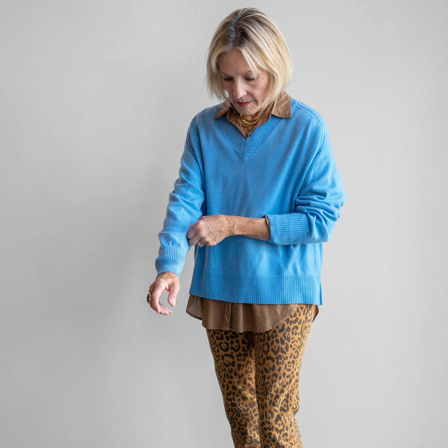 Cashmere V-Neck Sweater in Celeste