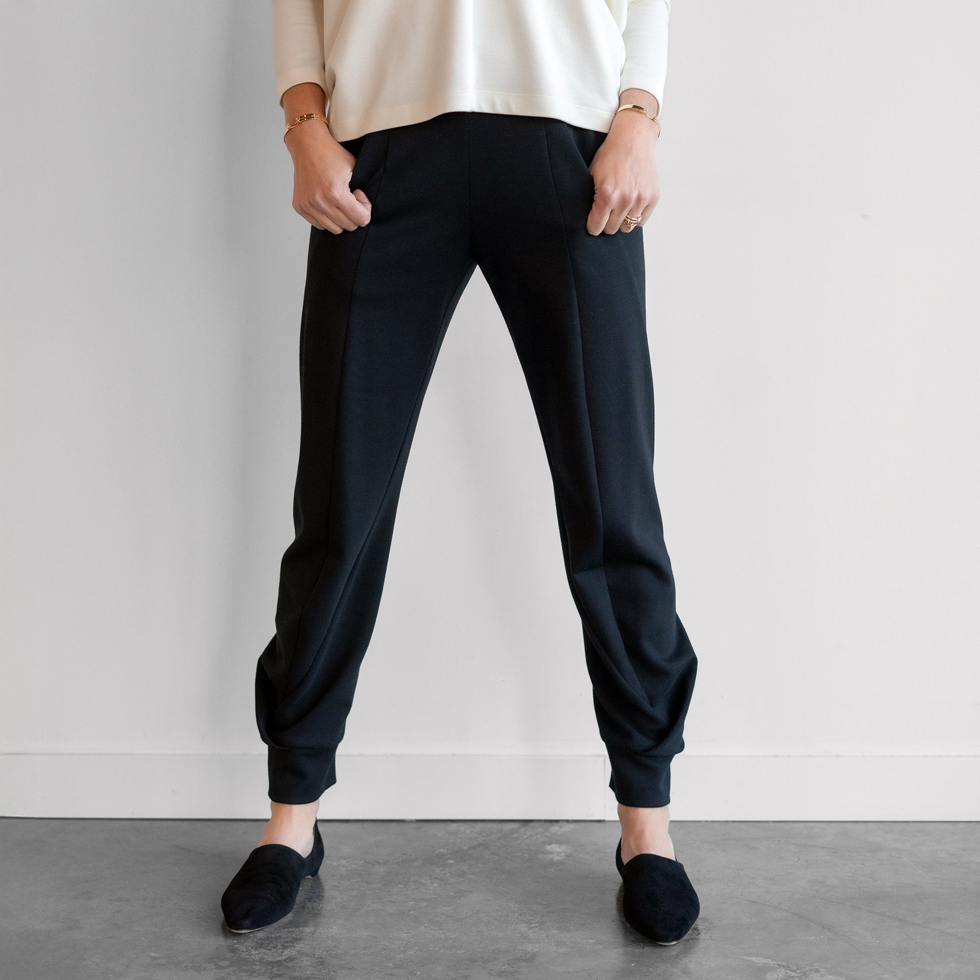 Jersey Cuff Akeo Pant in Black