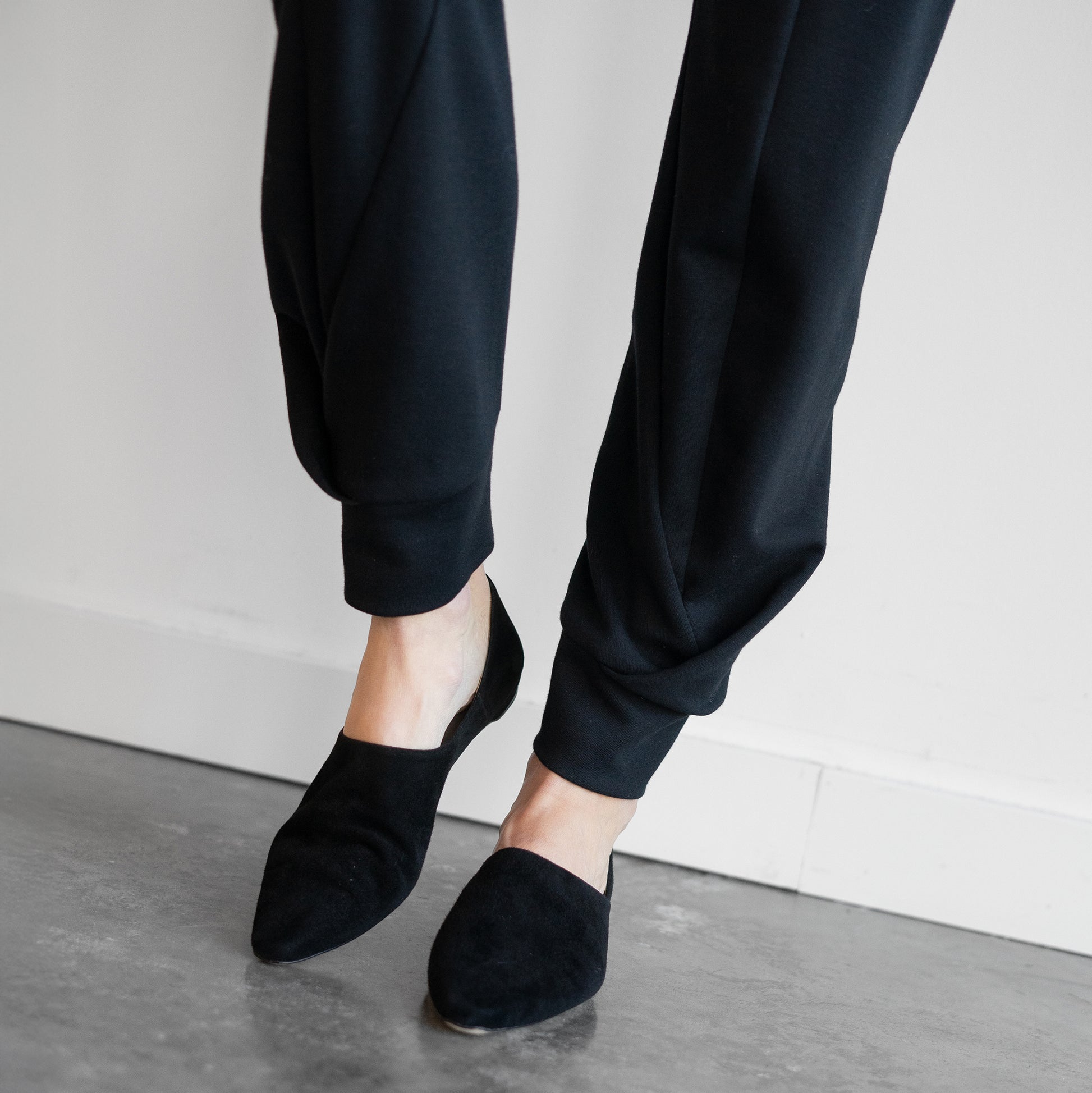 Jersey Cuff Akeo Pant in Black
