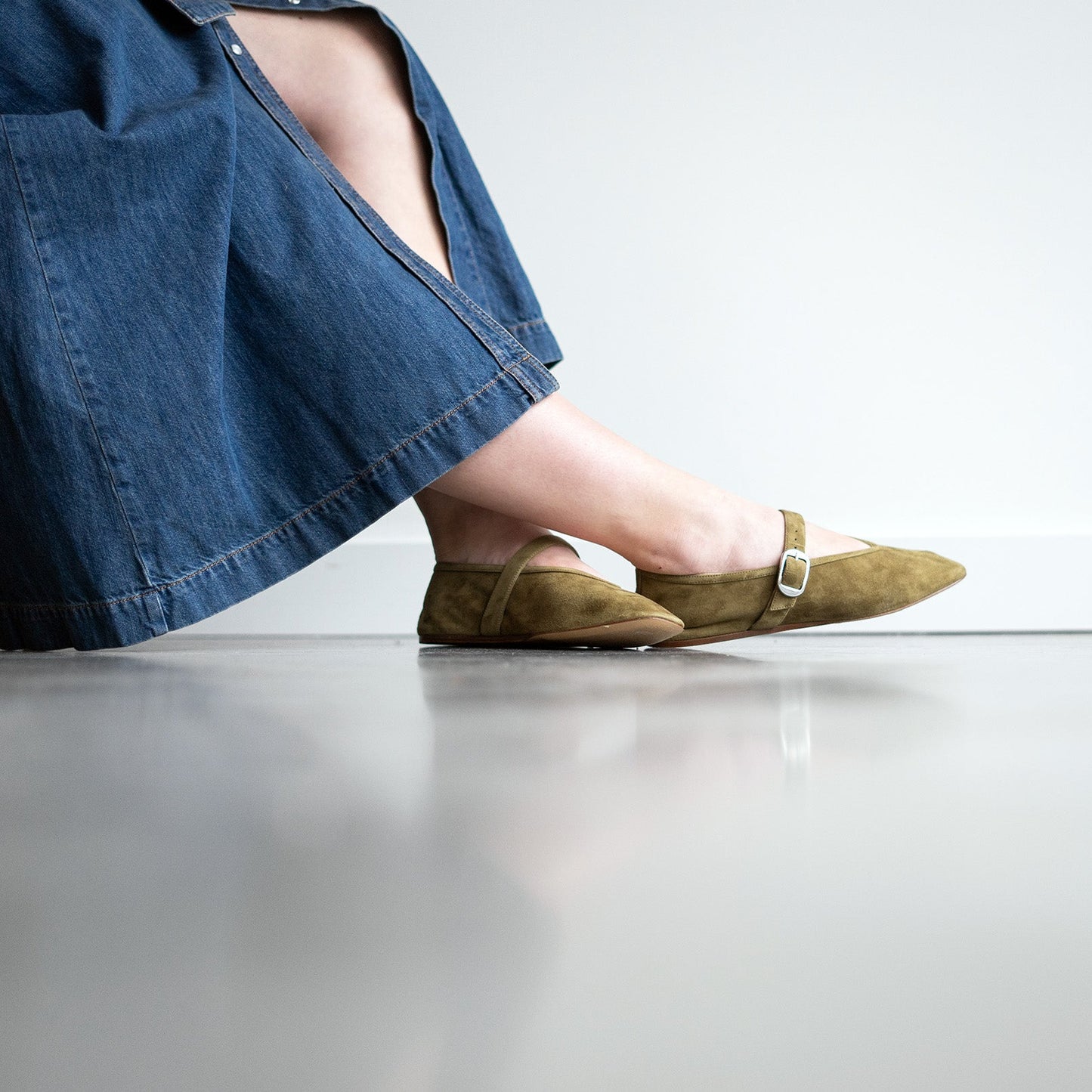 Stella Slipper in in Khaki Suede