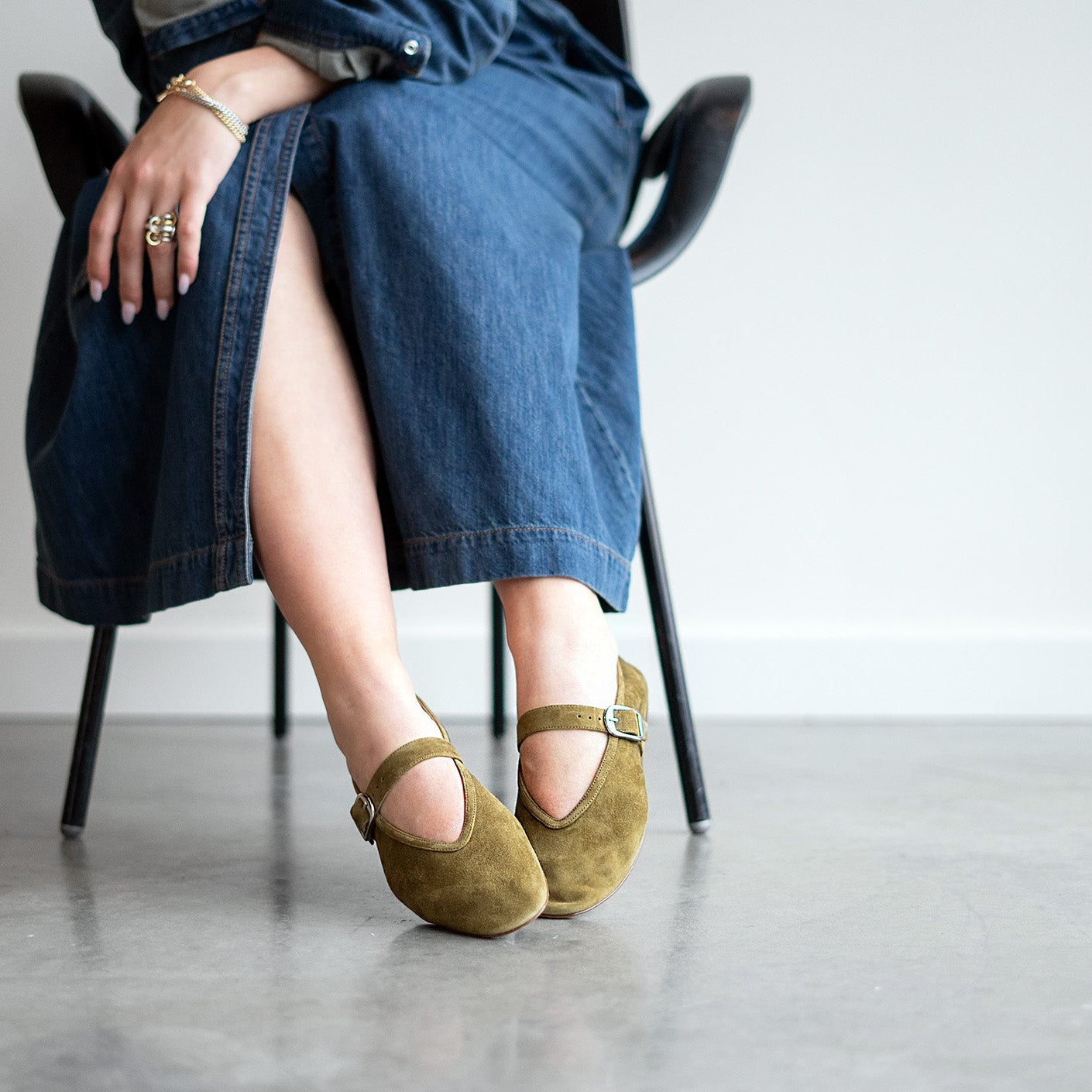 Stella Slipper in in Khaki Suede