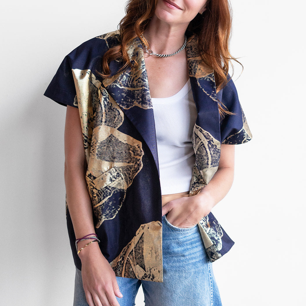 Ari Jacquard Shrug in Ink & Gold