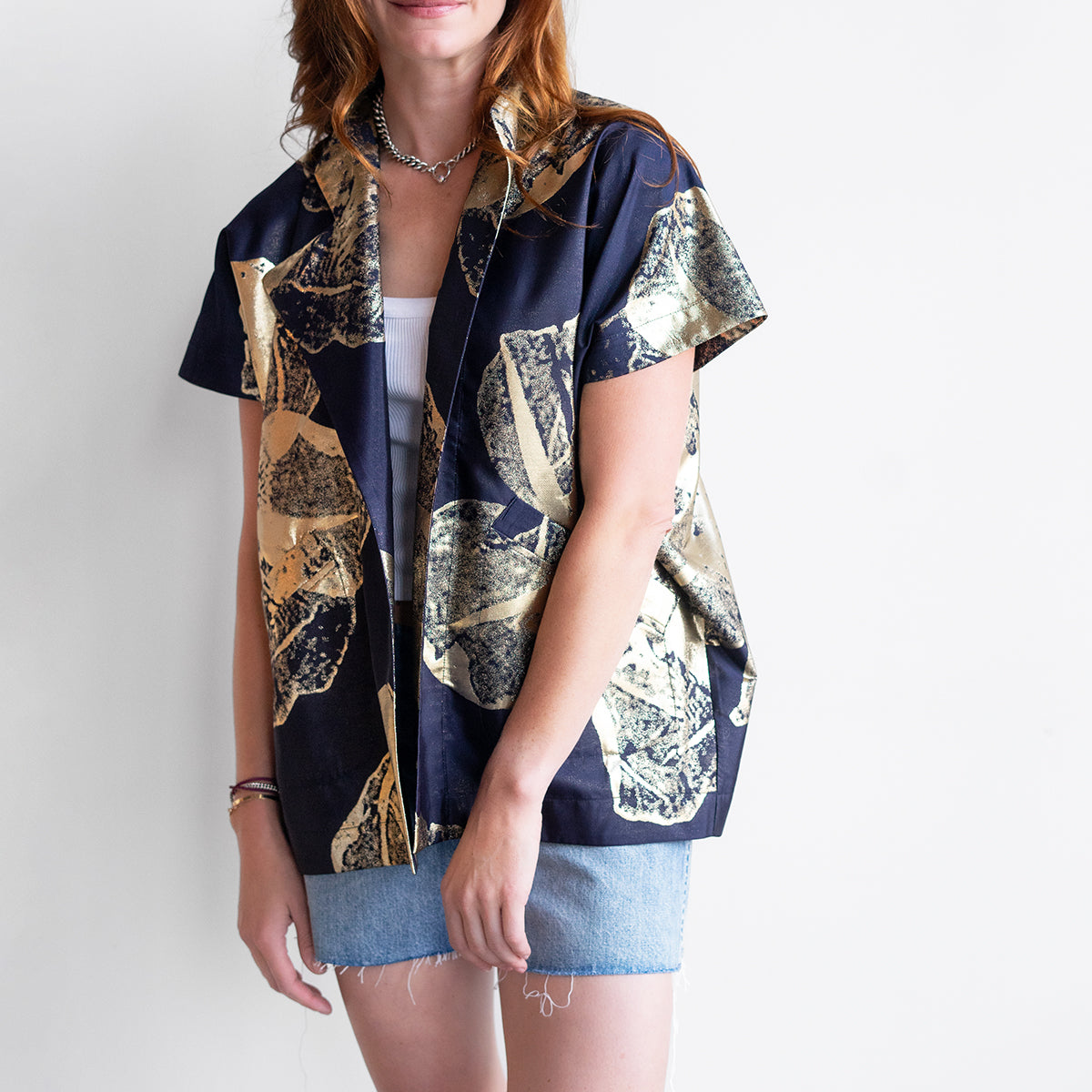 Ari Jacquard Shrug in Ink & Gold