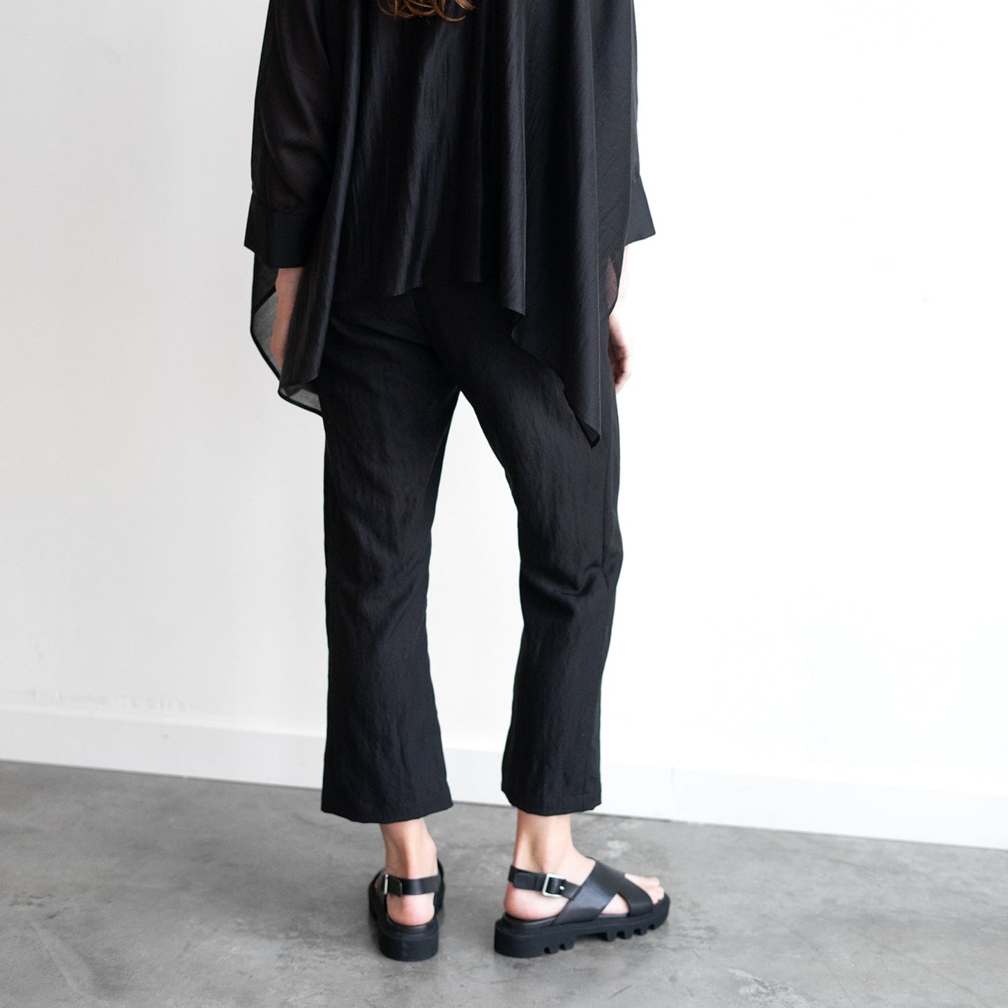 Cropped Eko Pant in Black