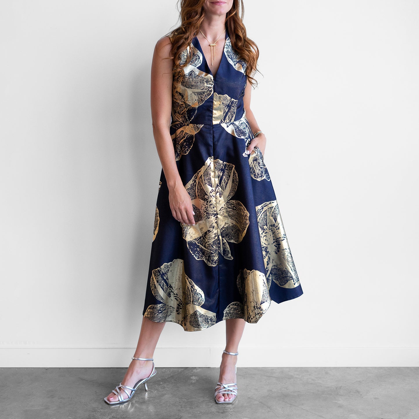 Sleeveless Wave Dress in Ink & Gold