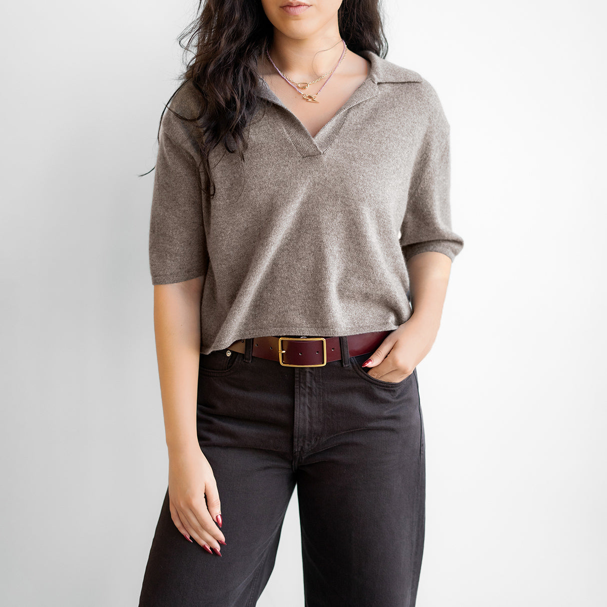 Neela Polo Tee in Truffle