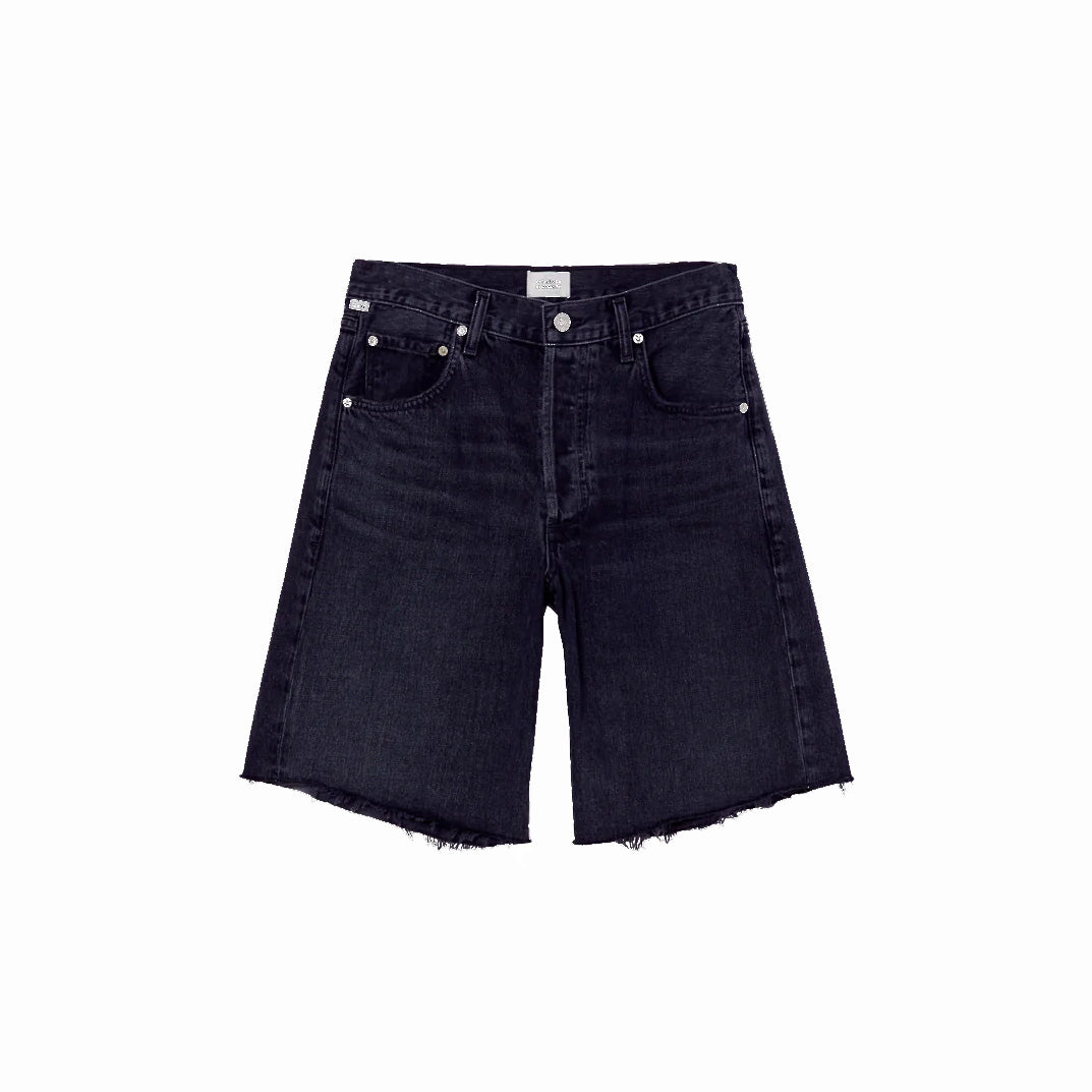 Ayla Short in Voila