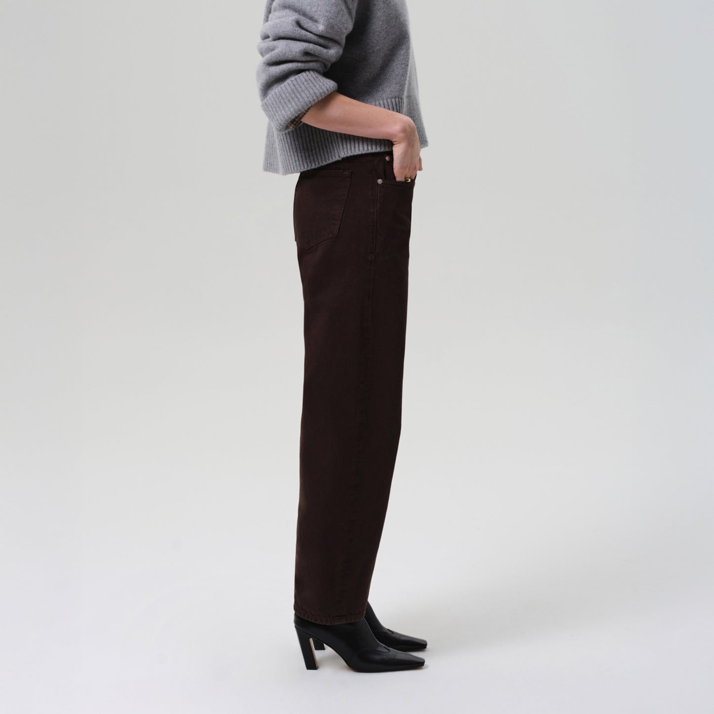 Miro Relaxed Jean in Carob