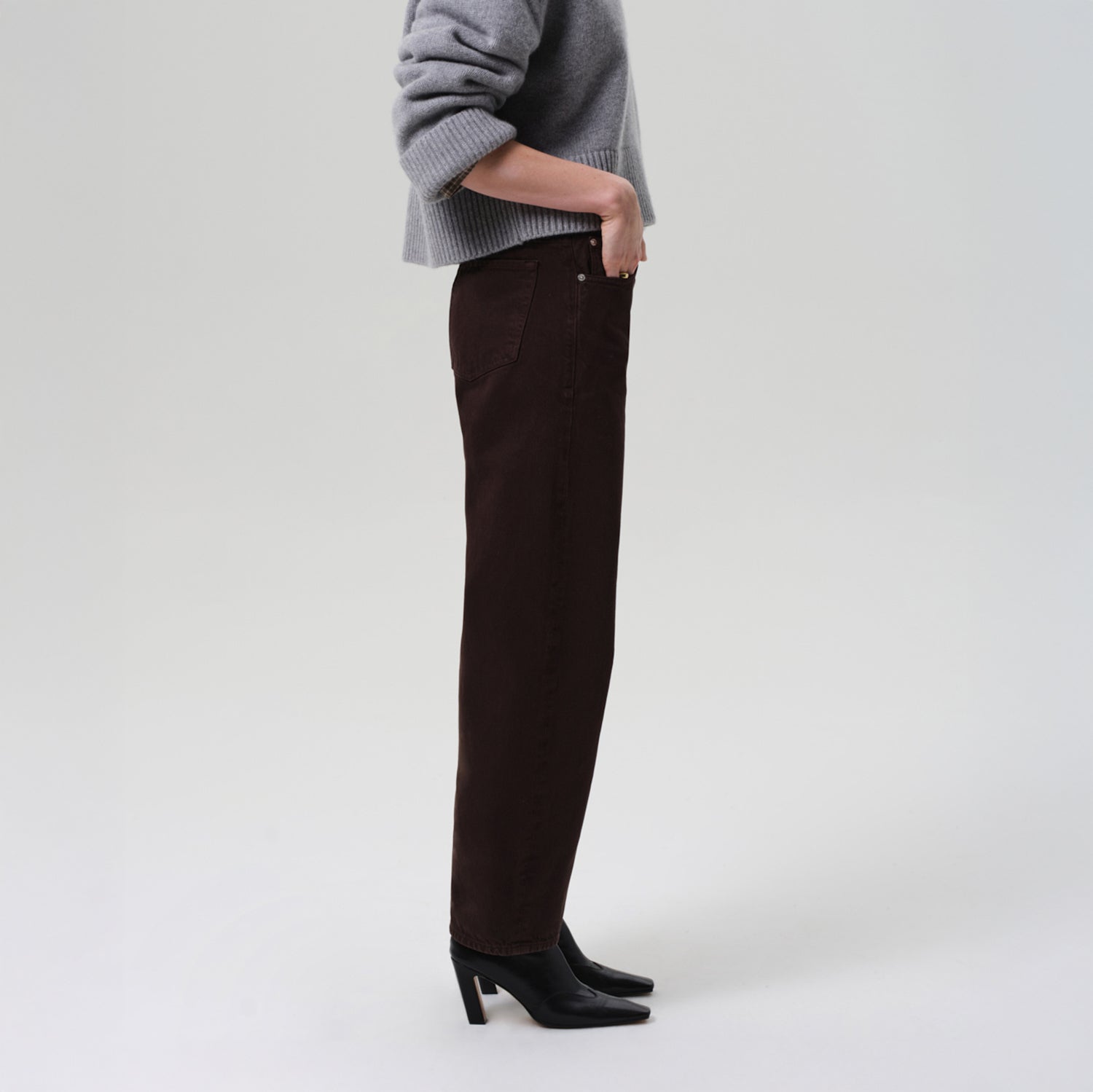 Miro Relaxed Jean in Carob
