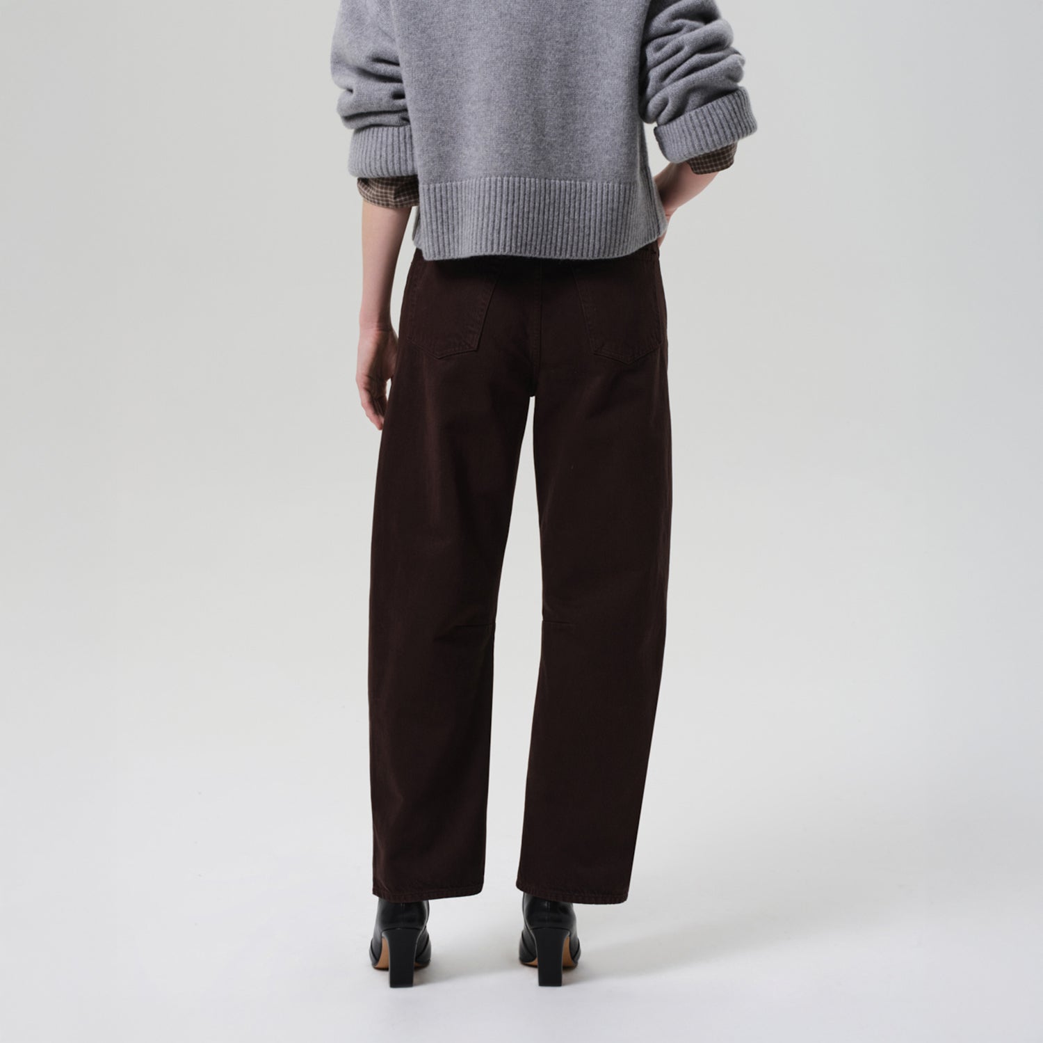 Miro Relaxed Jean in Carob