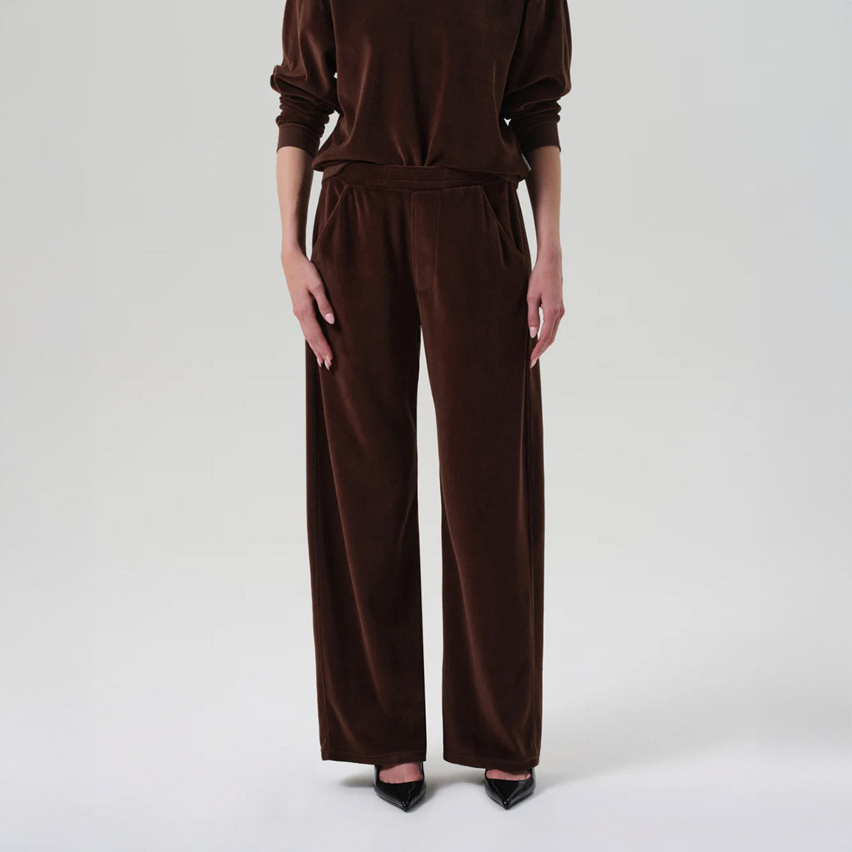 Brynn Velour Pant in Camello