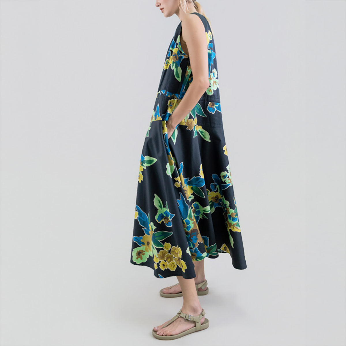 Sleeveless Floral Dress in Black