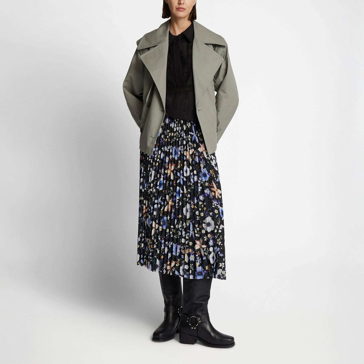 Charming Skirt in Black Floral