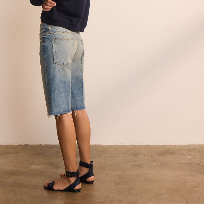 Cut Knee Short in Worn Indigo