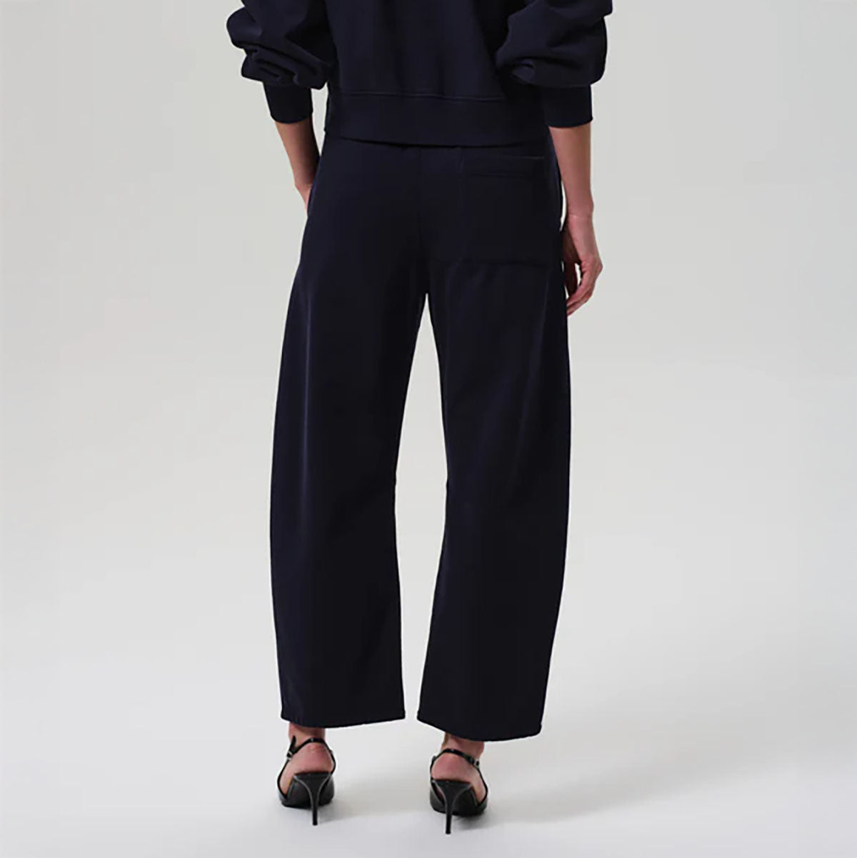 Miro Sweatpant in Navy
