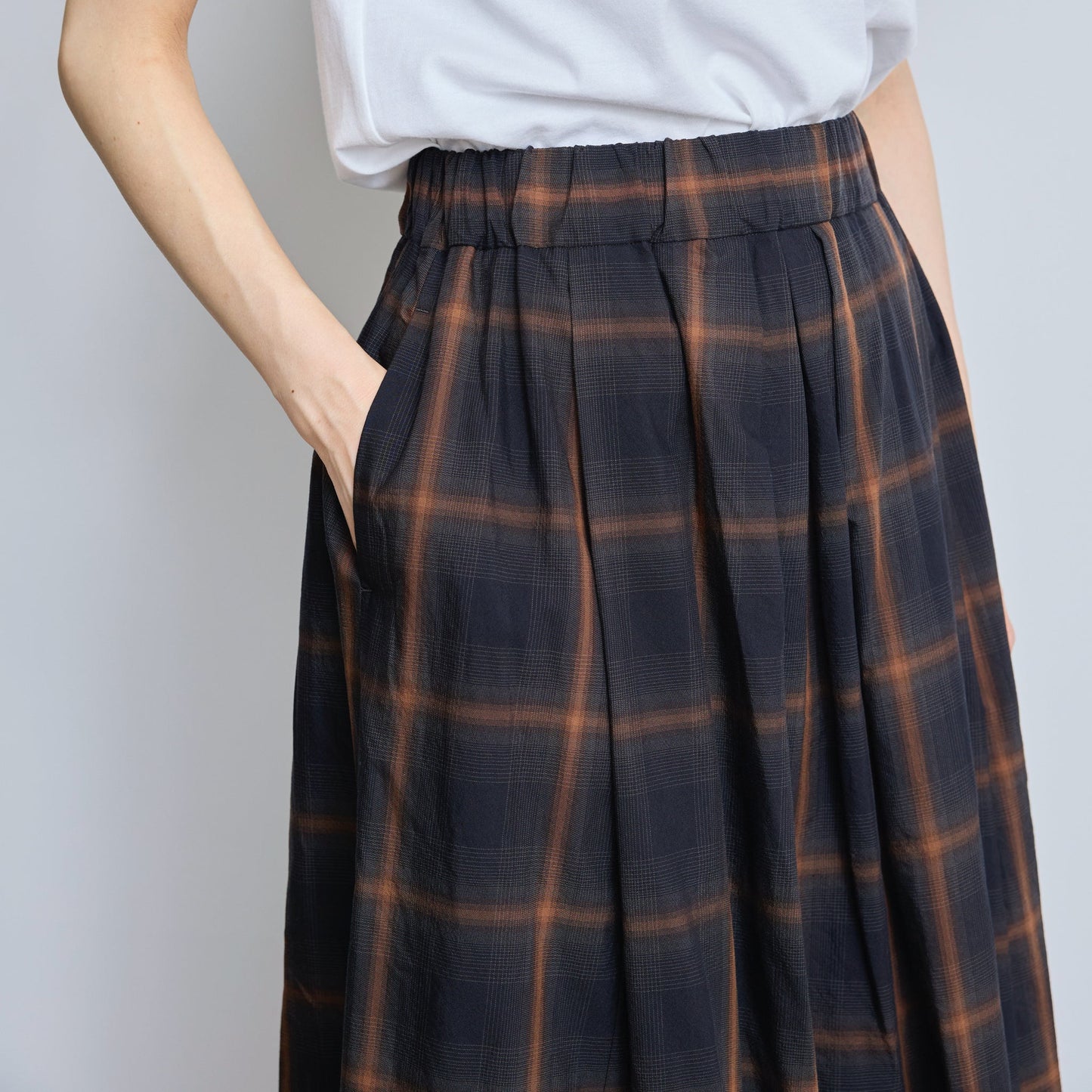 Dolly Plaid Skirt in Brown