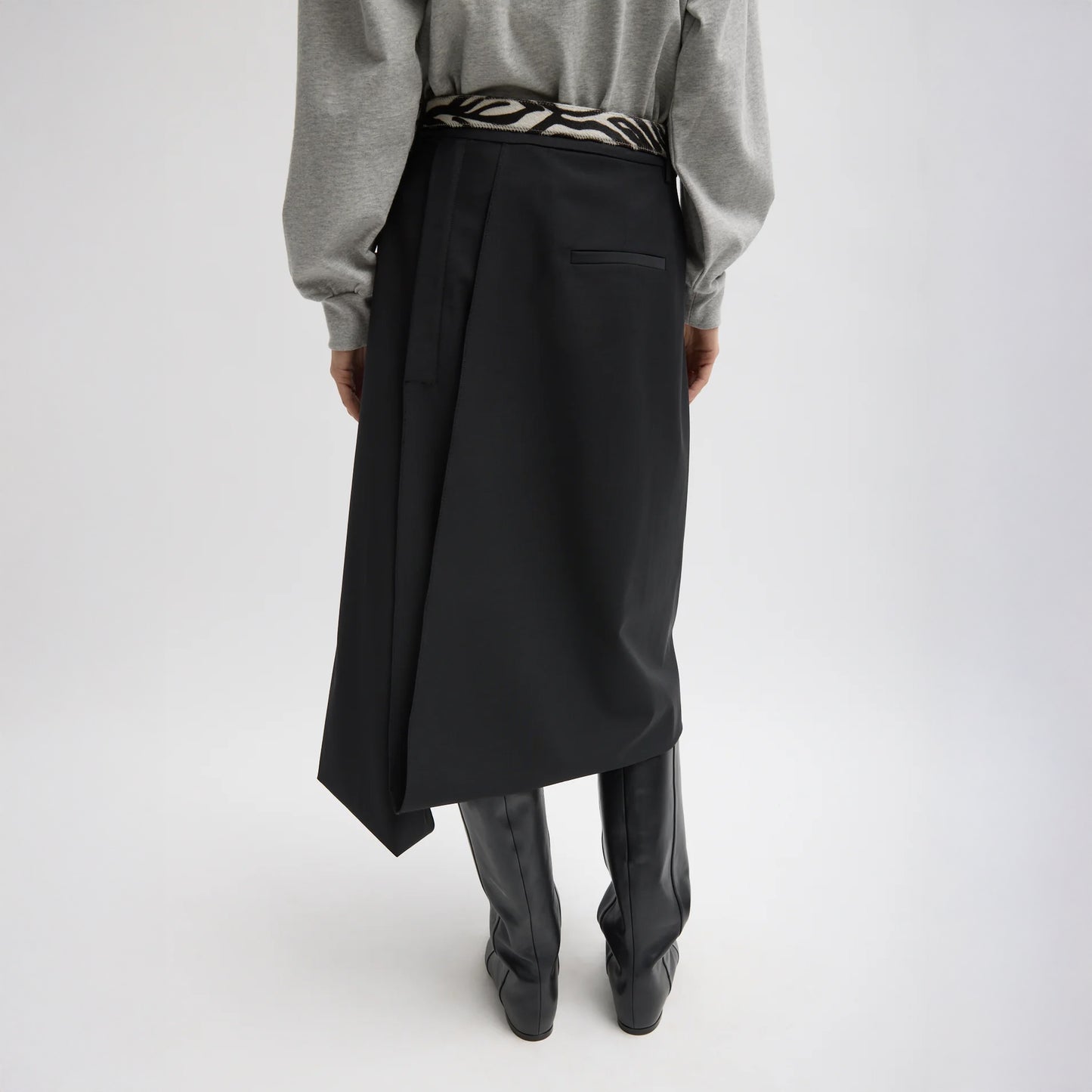 Pliée Skirt in Black Tropical Wool