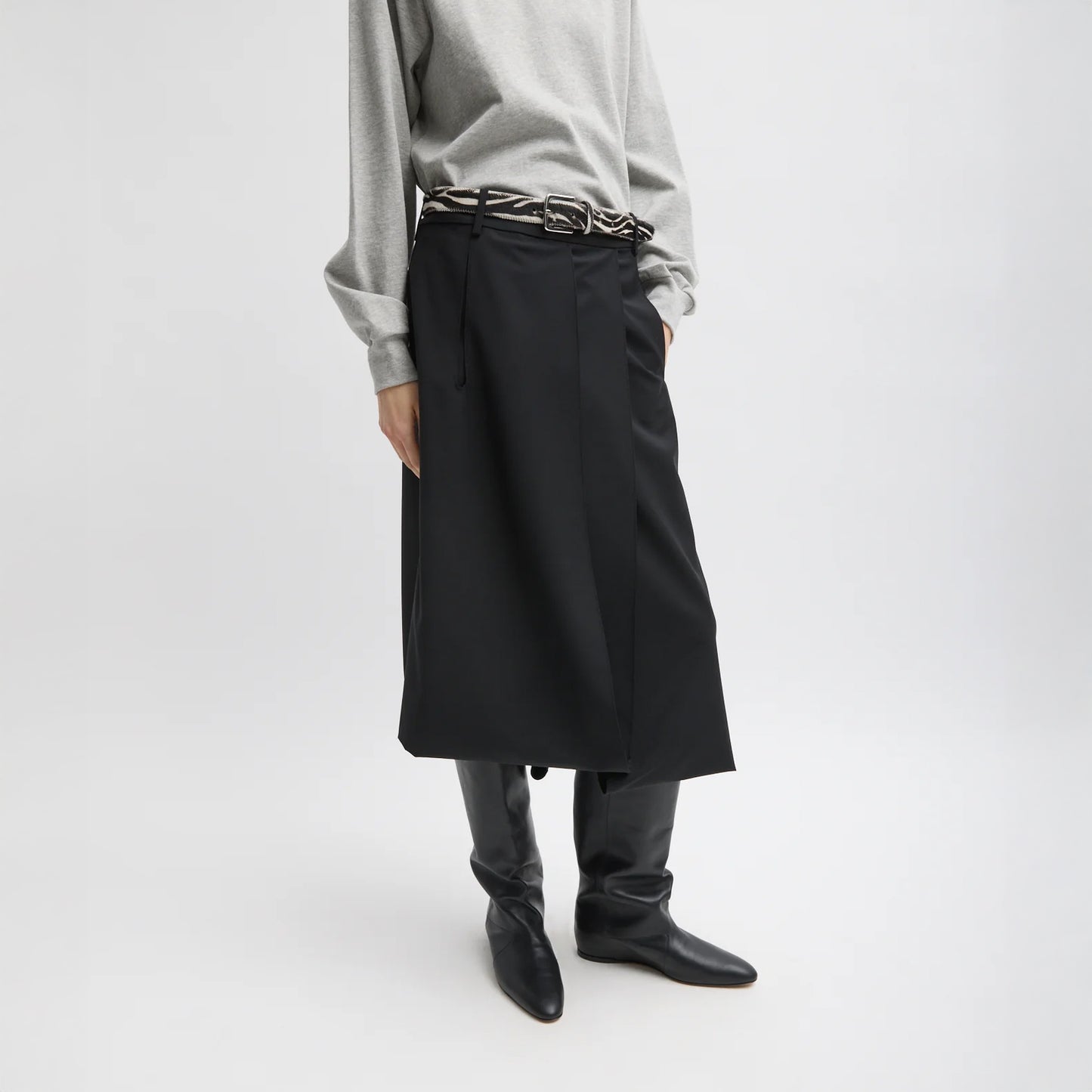 Pliée Skirt in Black Tropical Wool