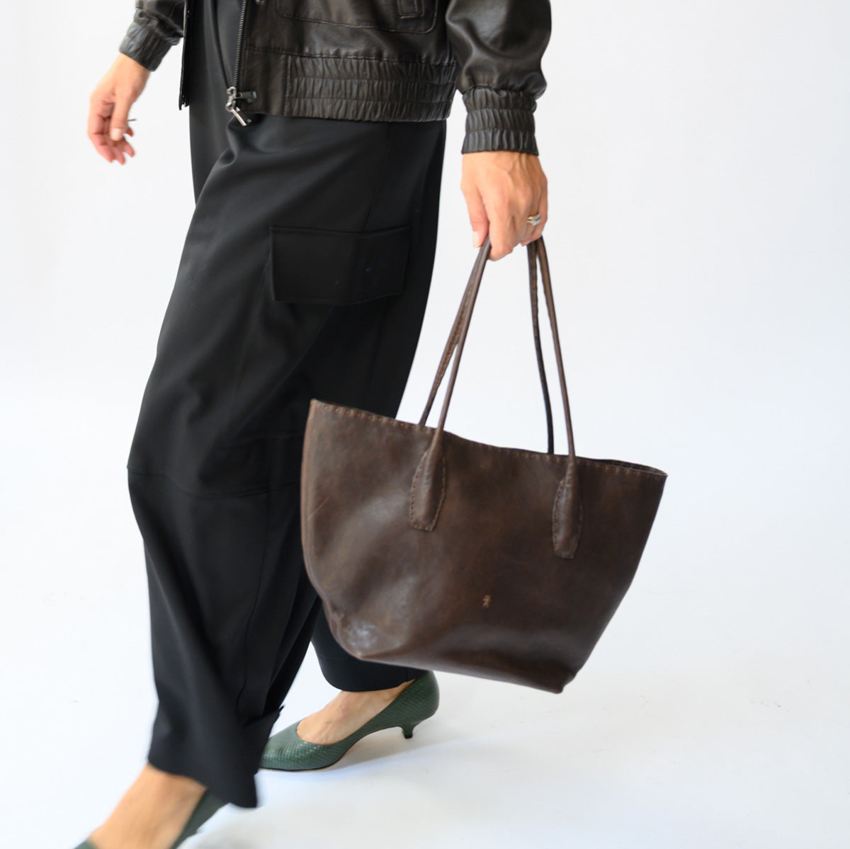 Medium Shopper in T. Moro