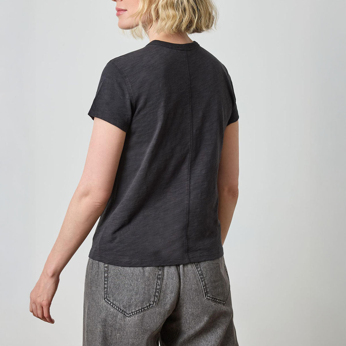 Short Sleeve Graphic Tee in Black