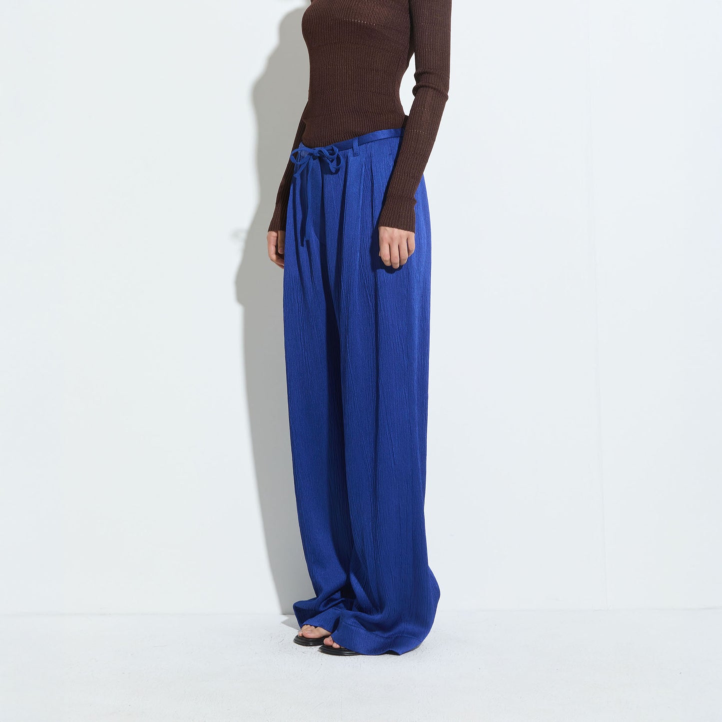 Pamir Straight Leg Trouser in Midnight