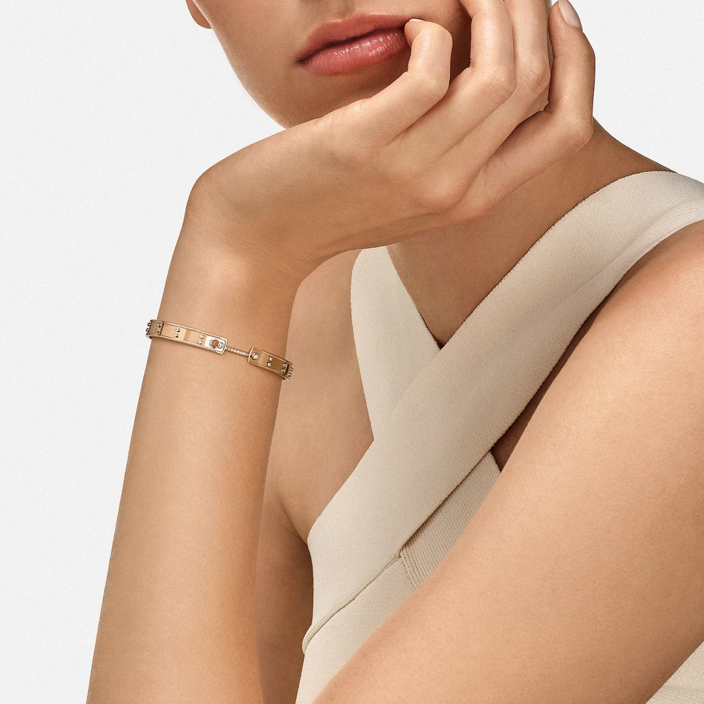 Picnic in Paris Bangle in Yellow Gold