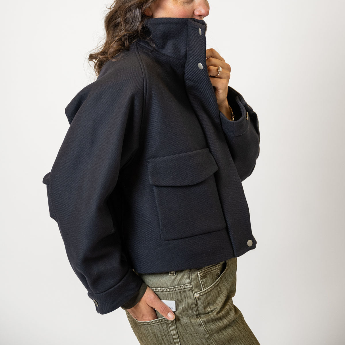 Mirta Cropped Jacket in Blue Navy