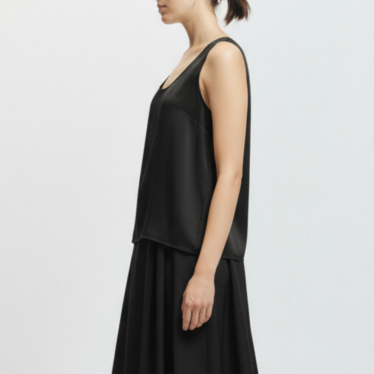 Isola Tank in Black