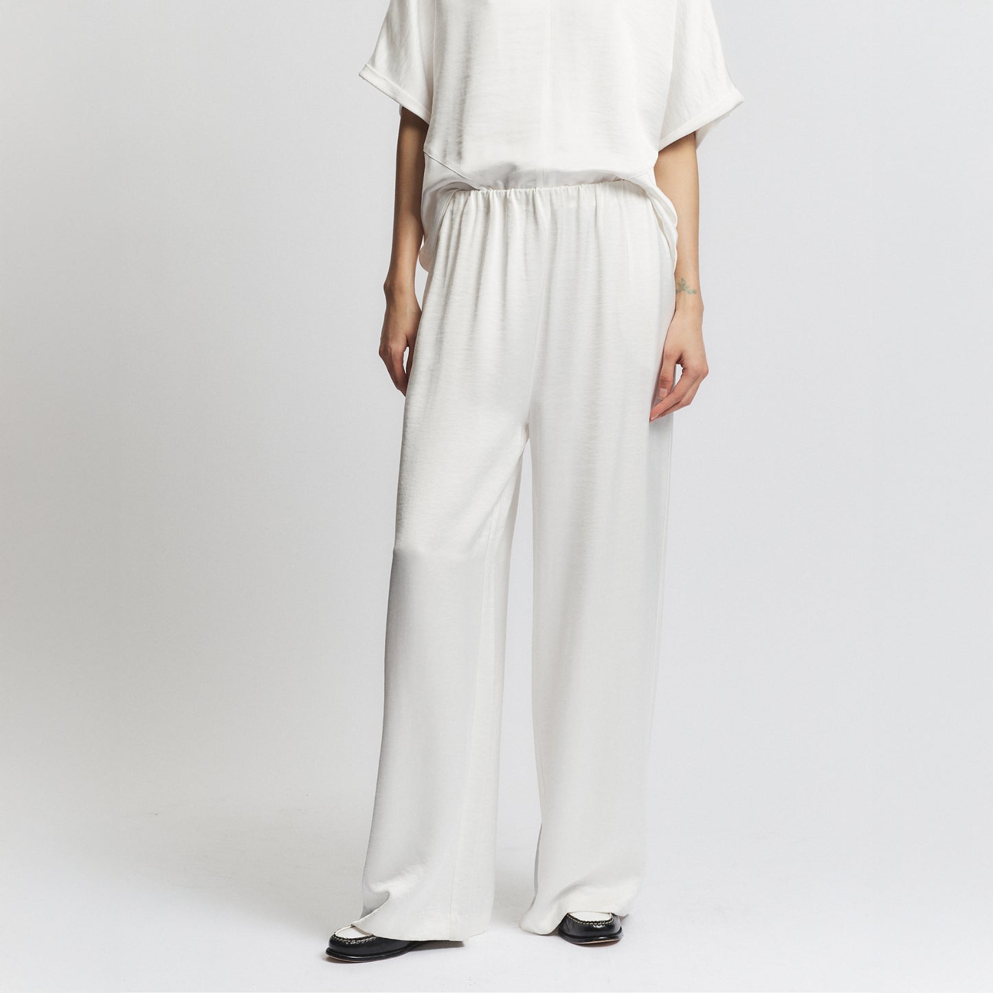 Paige Pull On Pant in White