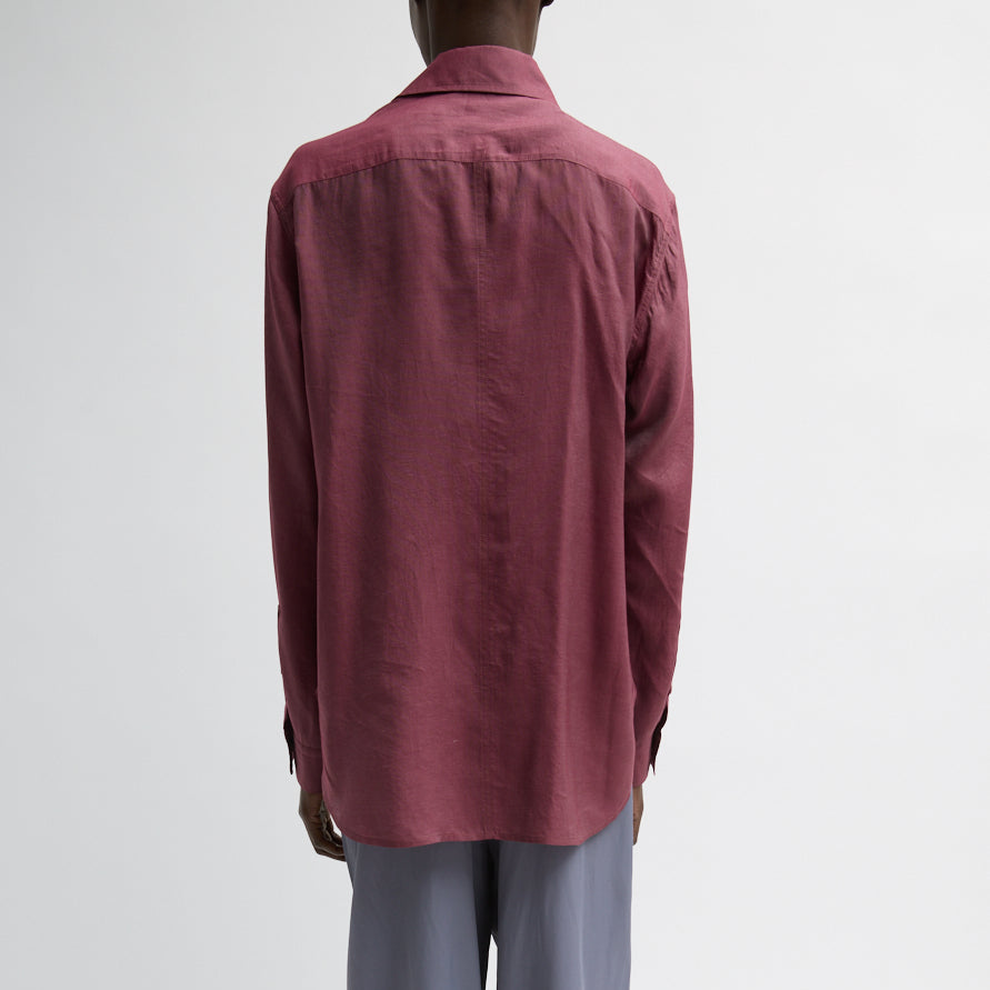 Menswear inspired cut with a modern slim fit. Buttons all the way up. Voile fabric: 84% lyocell, 16% silk Length: 27" Chest: 46" (size S) Relaxed fit. For a more traditional fit we suggest going down a size. U125VS7683