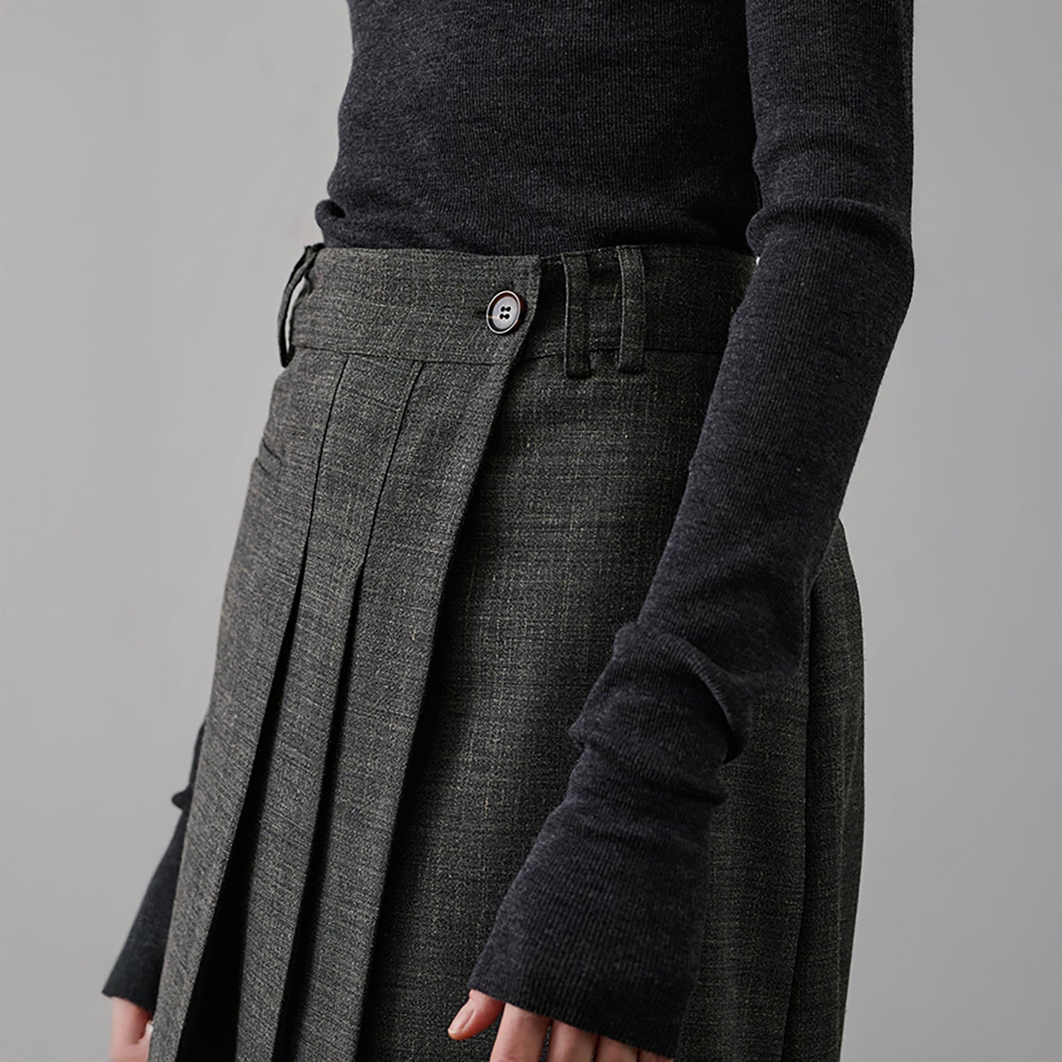 Varna Pleat Skirt in Grey