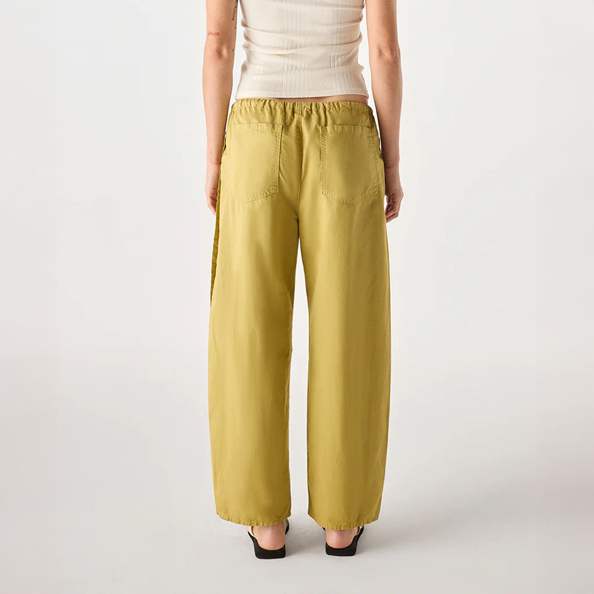 Simone Pant in Sprig