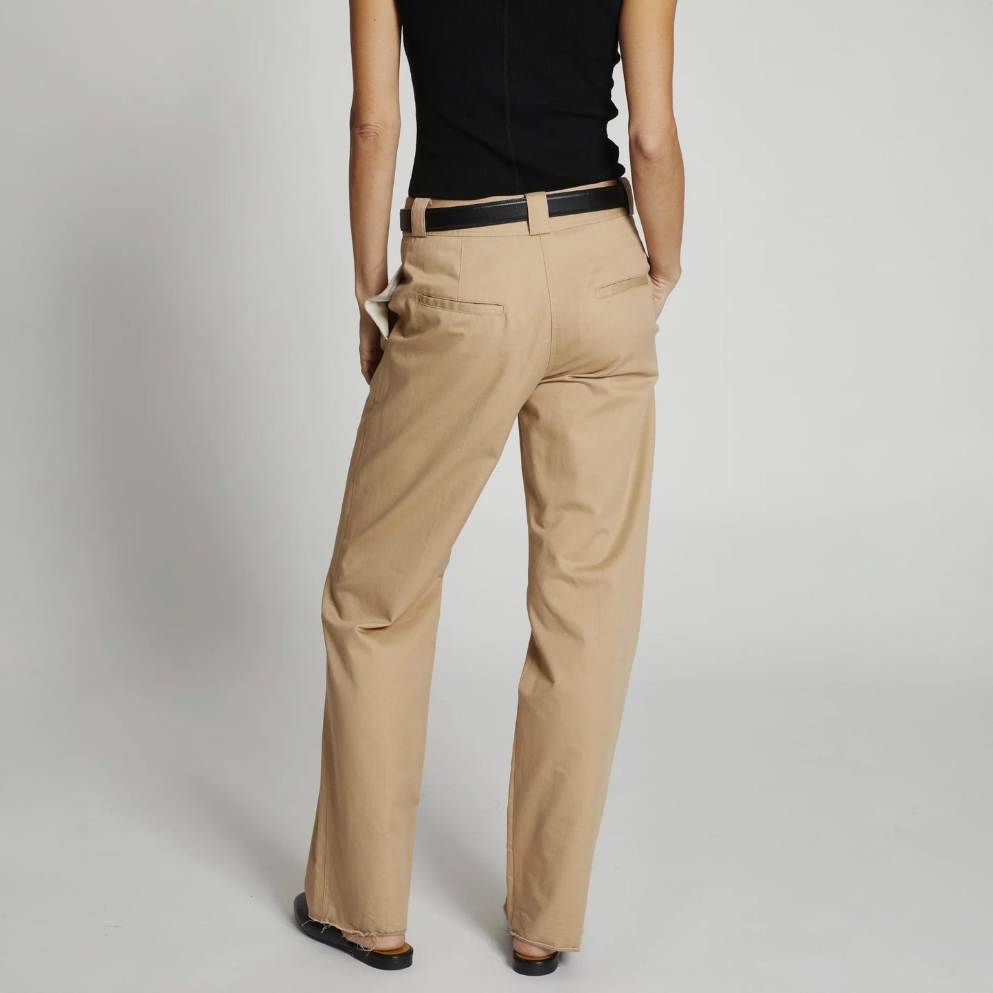 Nessa Straight Leg Pant in Khaki