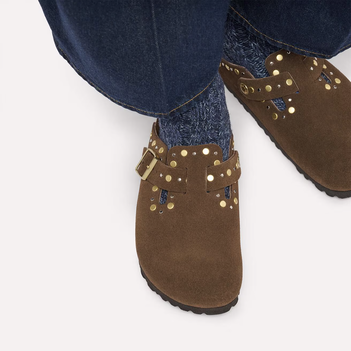 Boston Rivet in Carafe Suede
