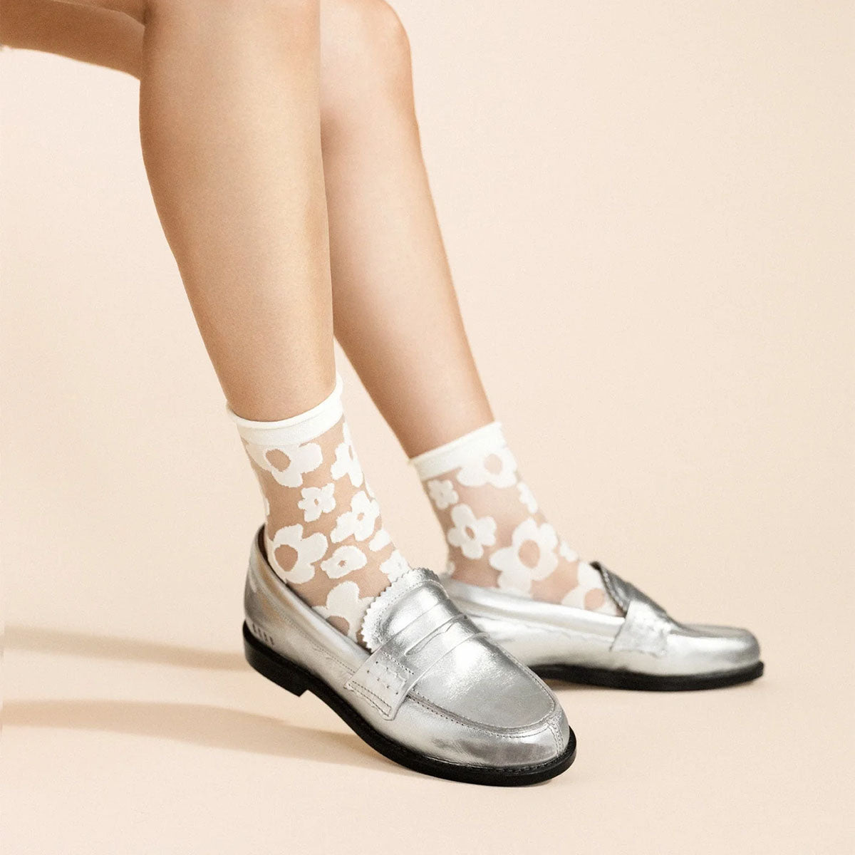 Pop Sheer Short Crew Sock in Snow