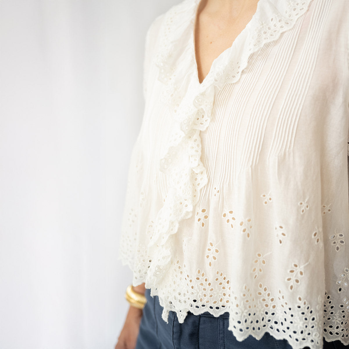 Henri Top in Salt Eyelet