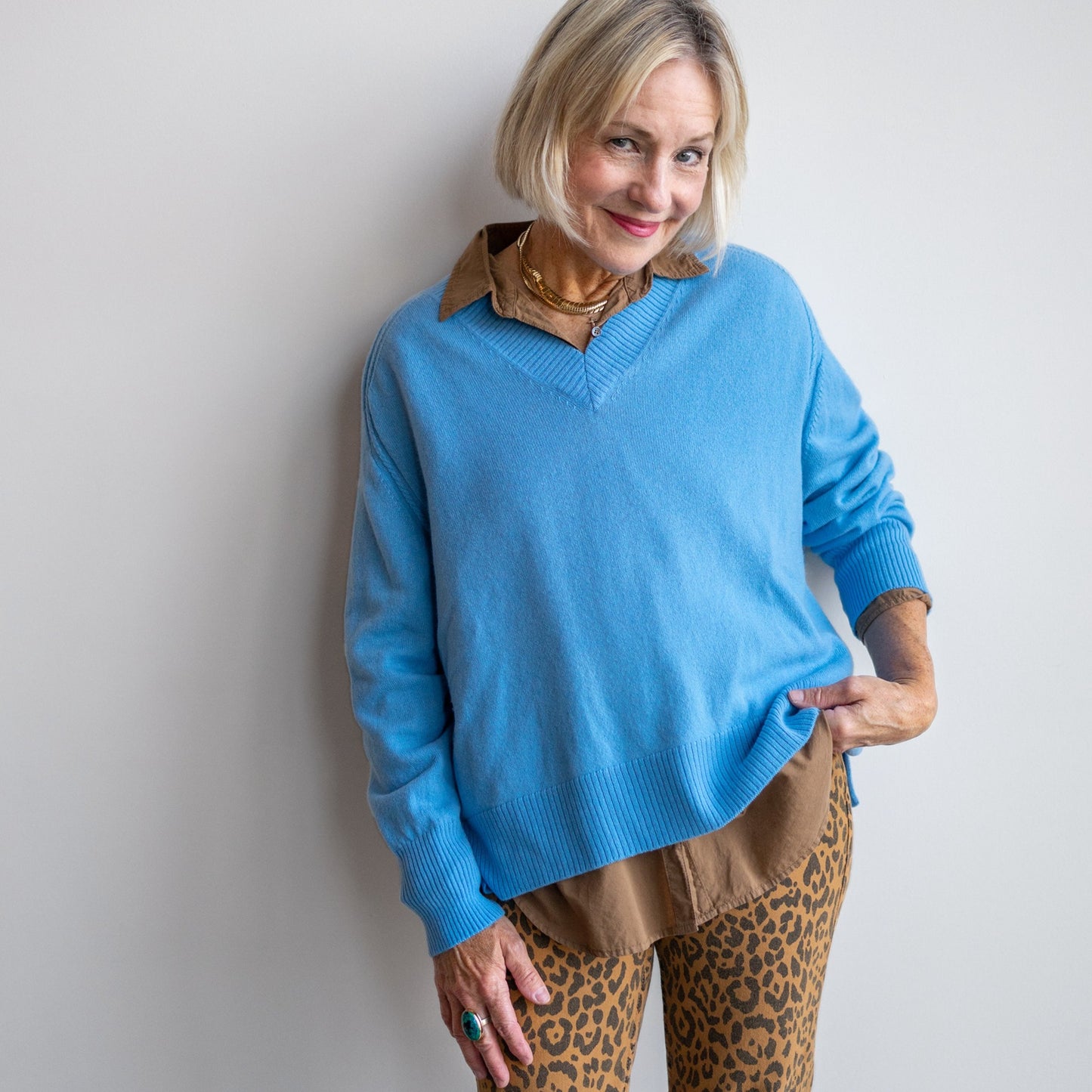 Cashmere V-Neck Sweater in Celeste