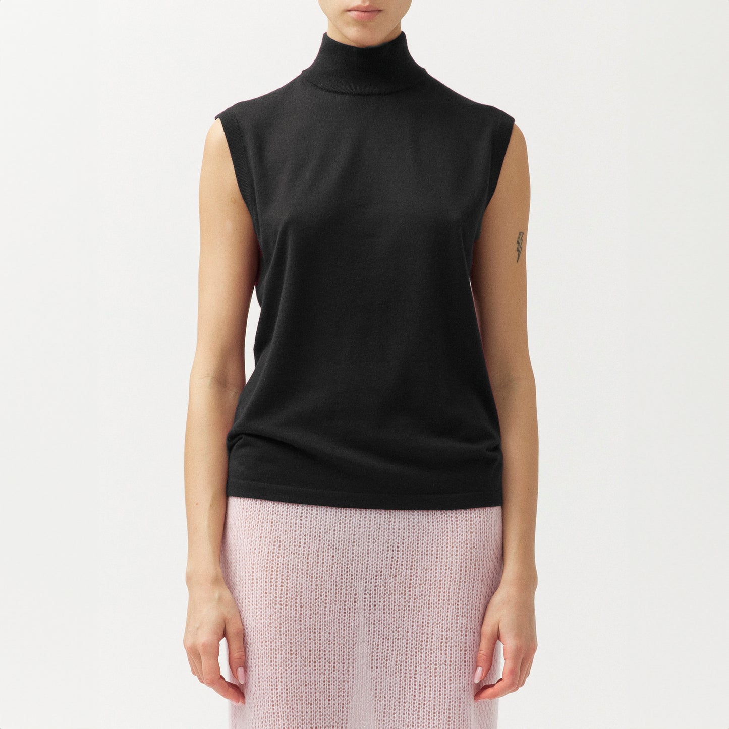 Lucy Fine Knit Cashmere Vest in Black