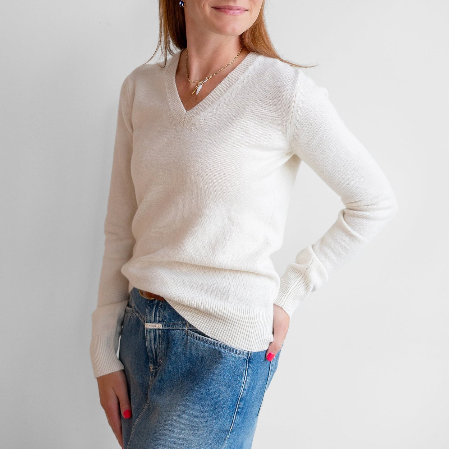 Valdorf V-Neck Sweater in Ivory