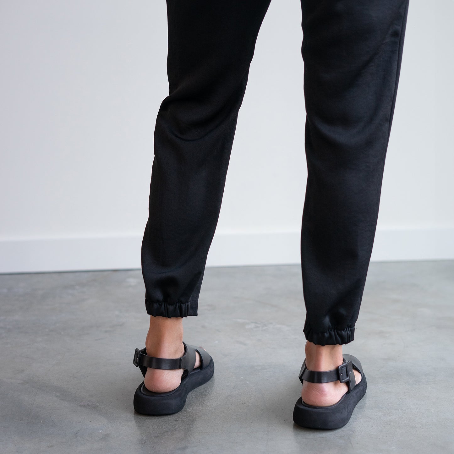 Gabi Pull On Trouser in Black