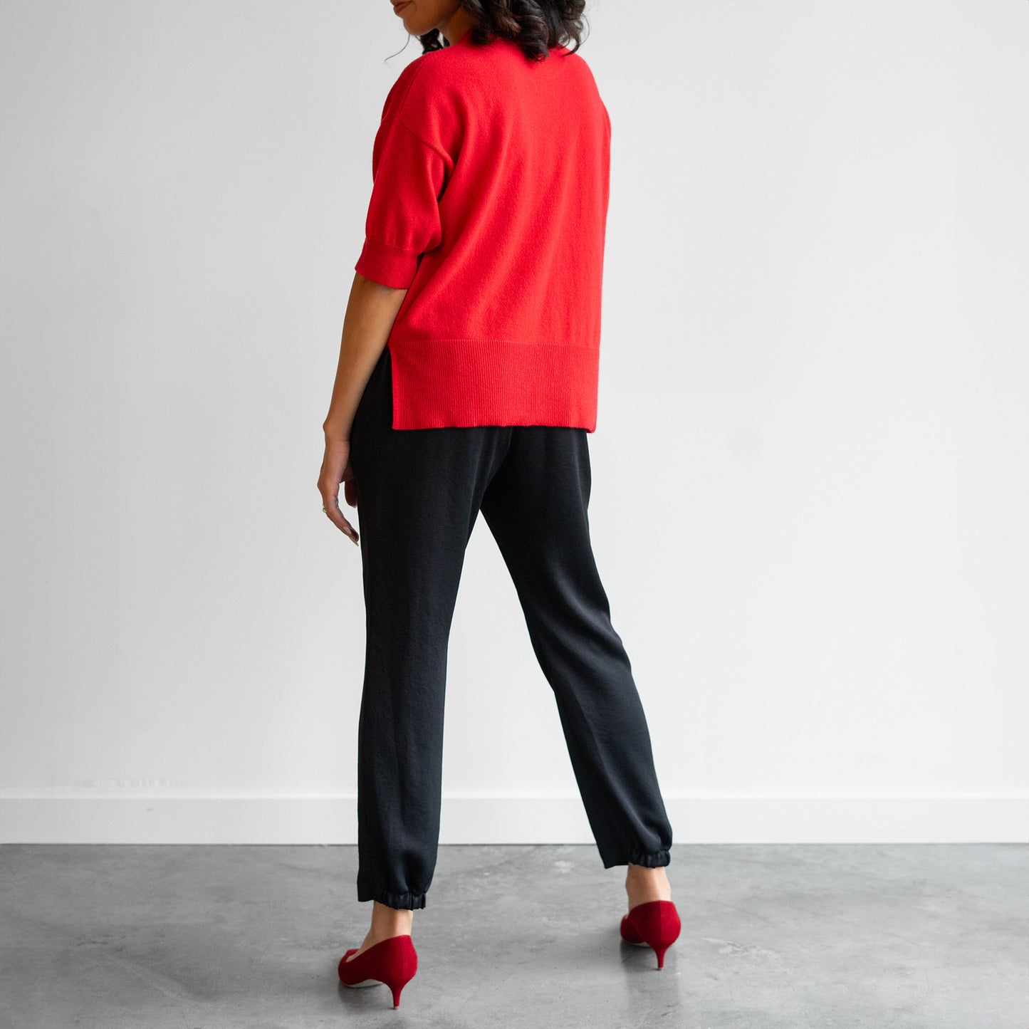 Short Sleeve Cashmere Sweater in Red