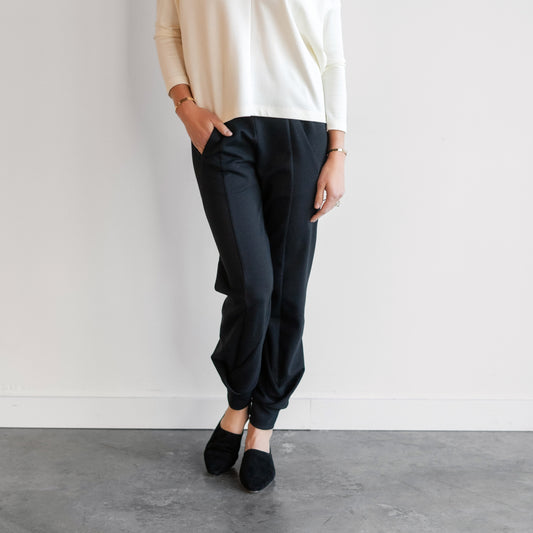 Jersey Cuff Akeo Pant in Black