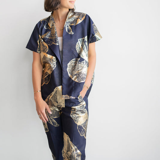Ari Jacquard Shrug in Ink & Gold