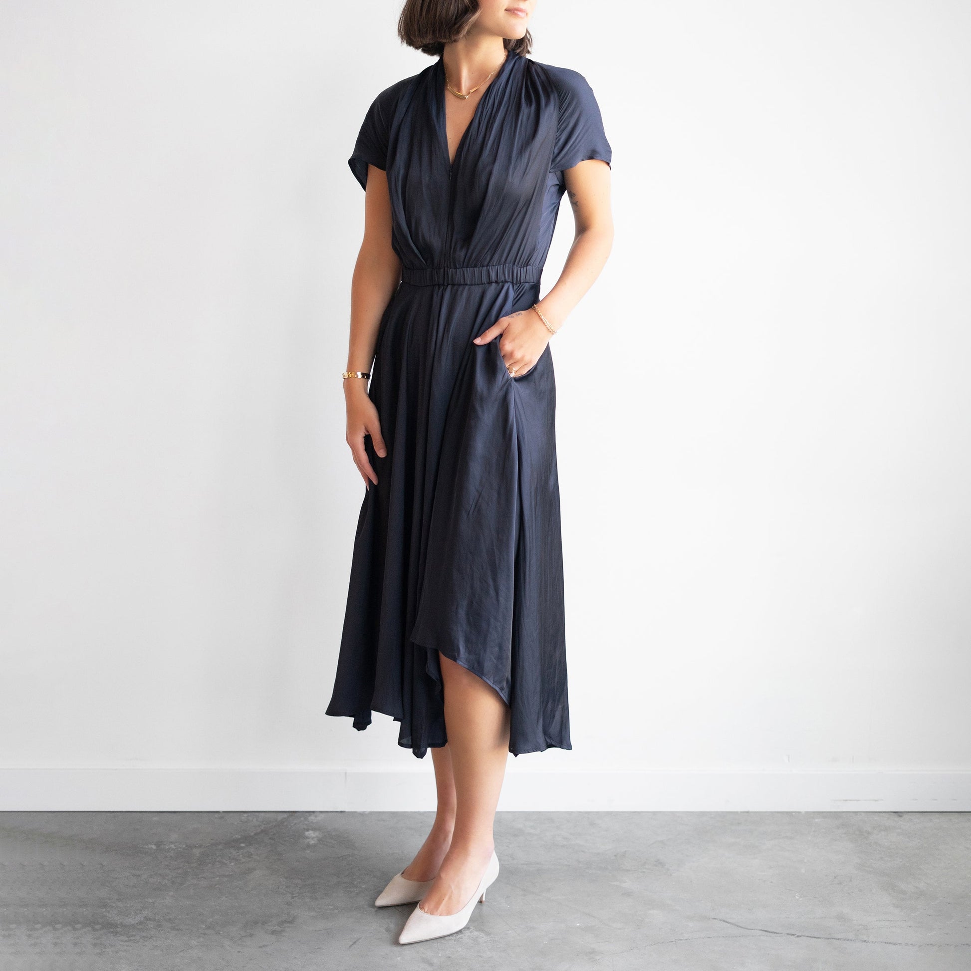 Maki Wave Dress in Navy