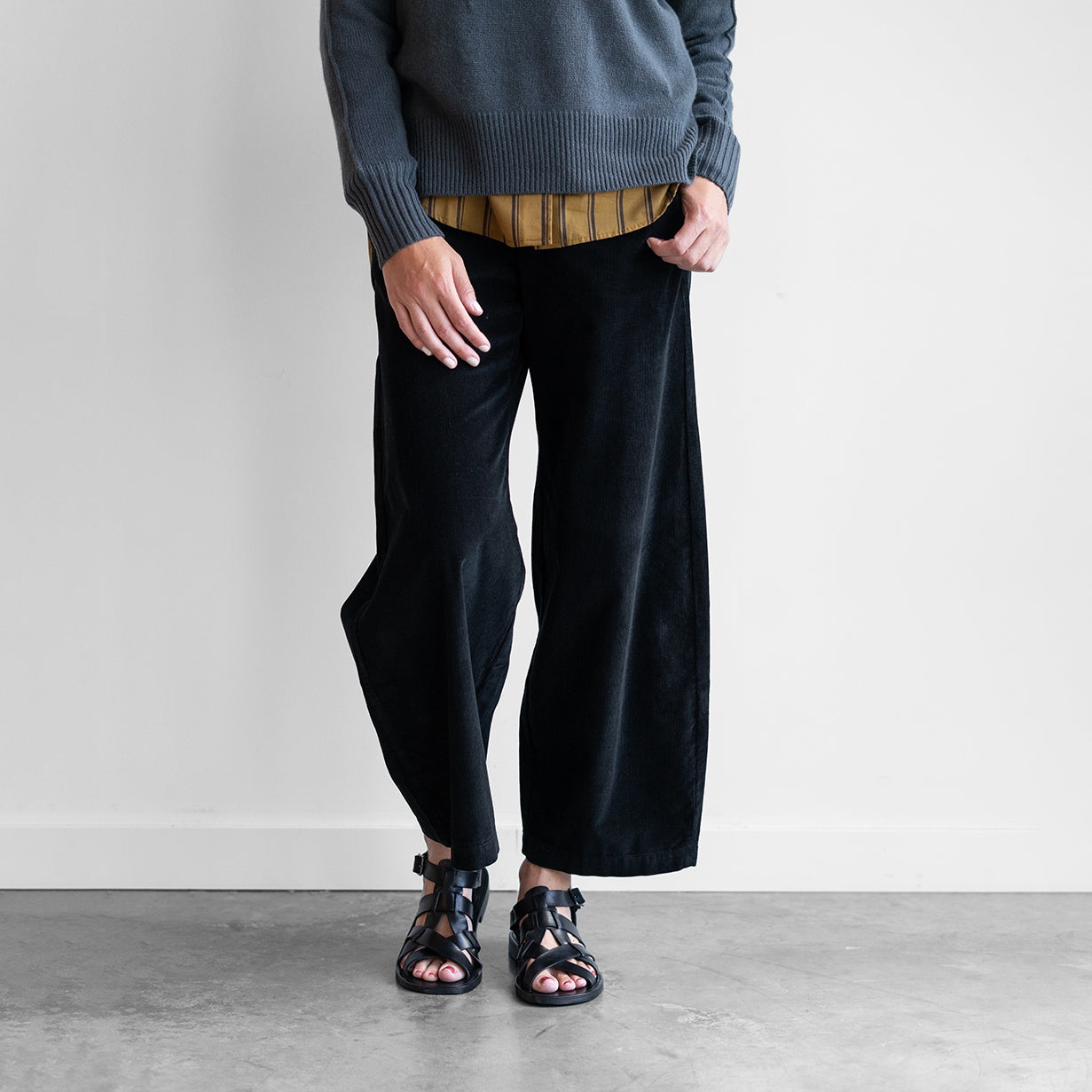 Sarca Corduroy Pant in Black