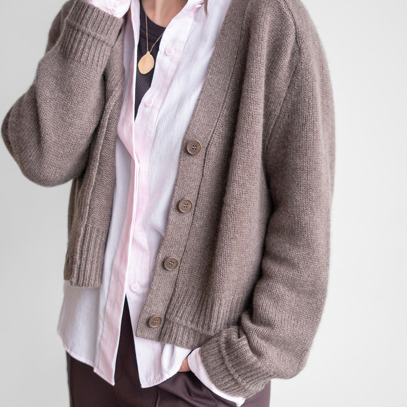 Rae Cropped Cardigan in Swiss Brown