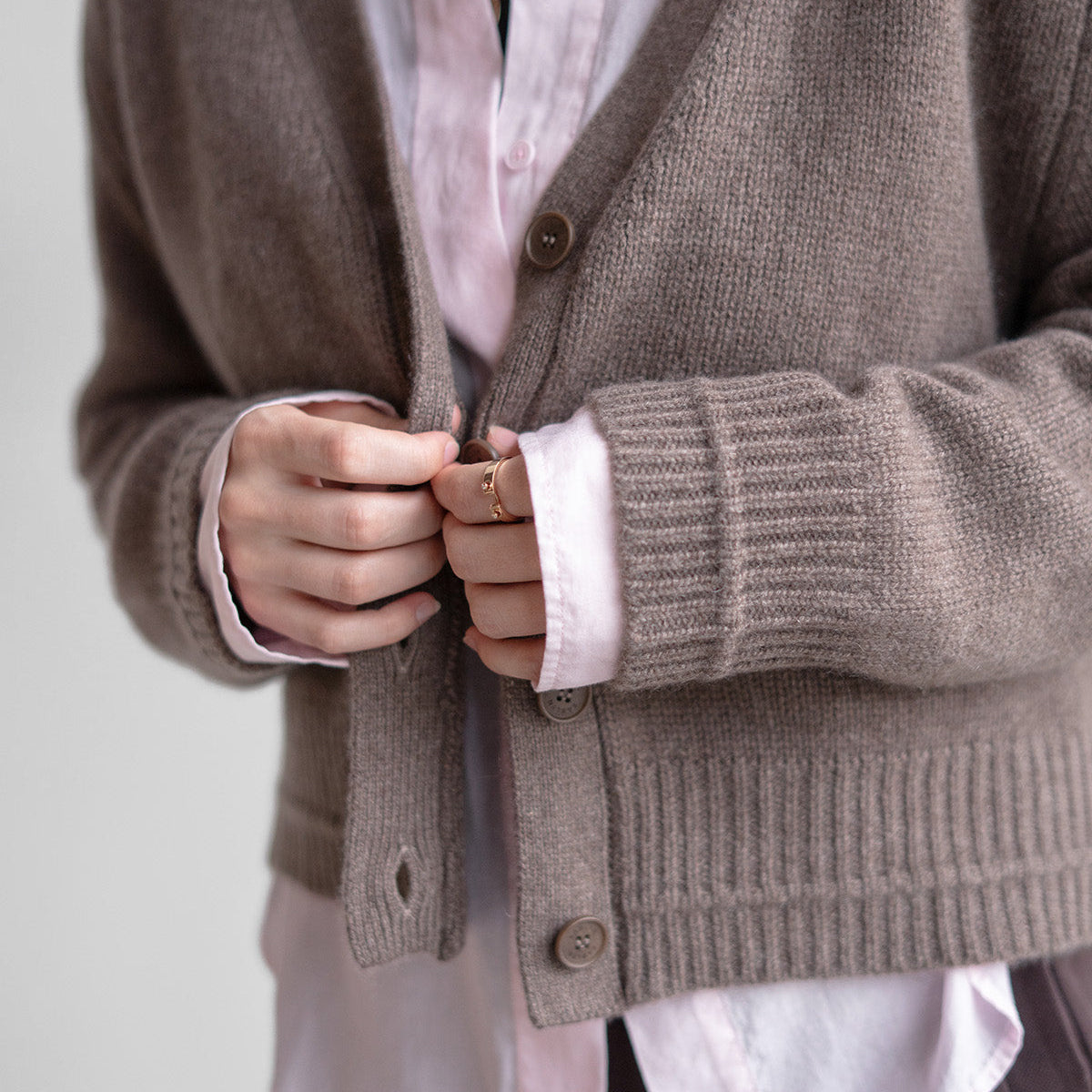 Rae Cropped Cardigan in Swiss Brown